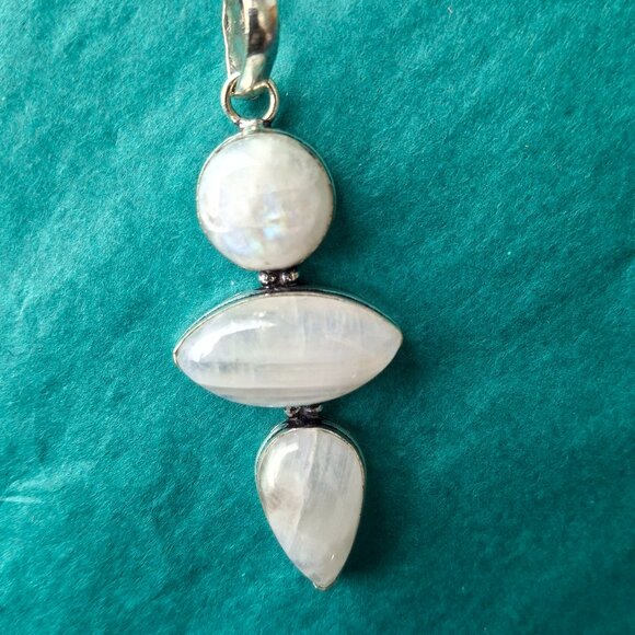 2/35$  NWOT  moonstone pendant 925 silver blue irridescence - Picture 7 of 10